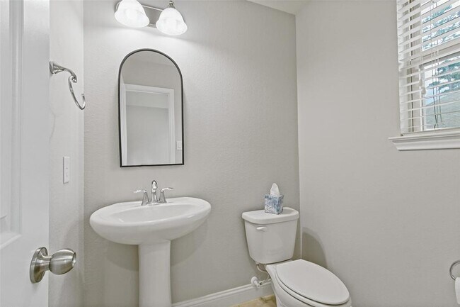 Building Photo - 3556 Woods Estates Dr