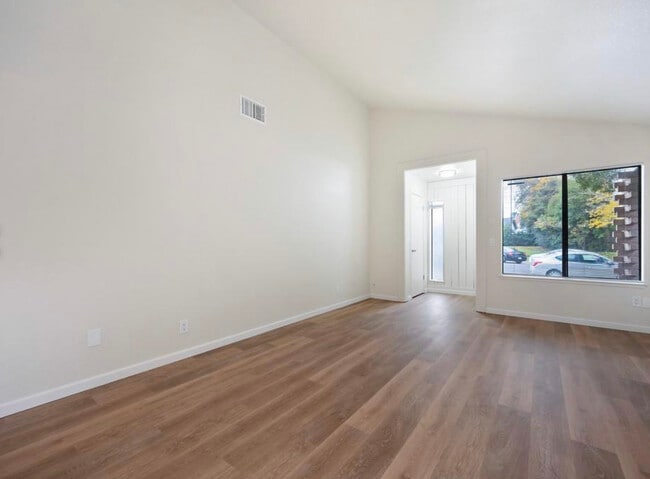 Building Photo - 6340 Sorrell Ct