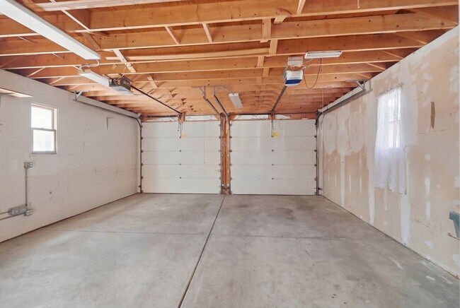 Building Photo - 5611 S Quincy St