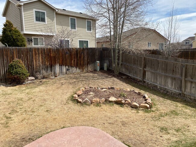 Building Photo - 14215 White Peak Dr