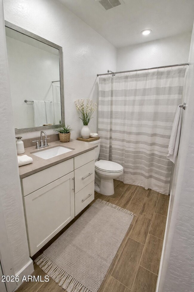 Building Photo - 9833 E Stratus Ave