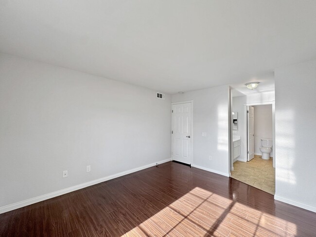 Building Photo - Great 2B/2BA Condo in Mira Mesa!