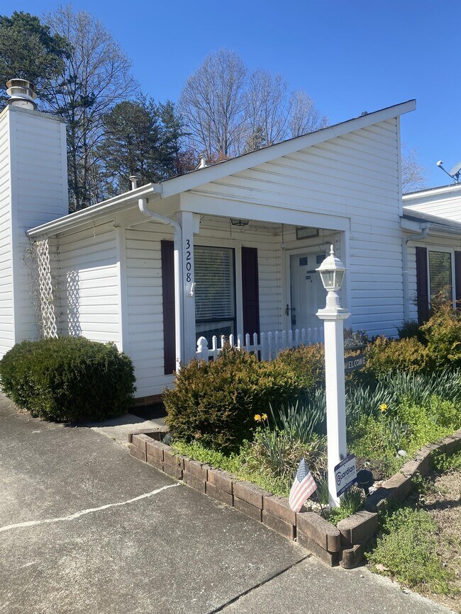 3208 Twin Brooks Dr 3208 Twin Brooks Dr Greensboro NC 27407