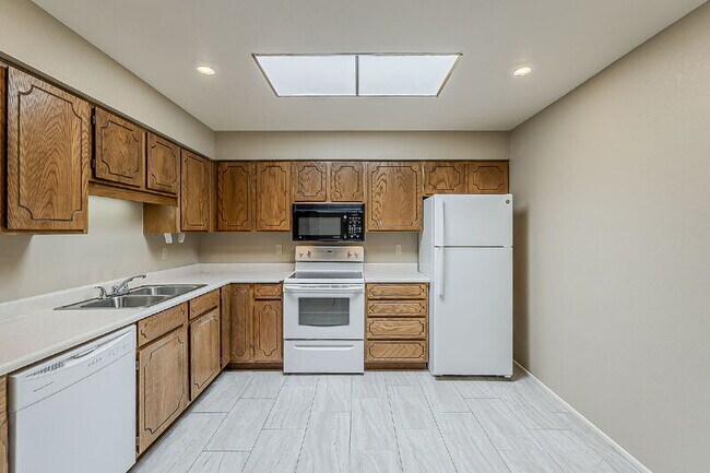 Building Photo - 4328 E Capri Ave