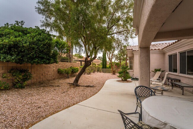 Building Photo - 10712 Brinkwood Ave