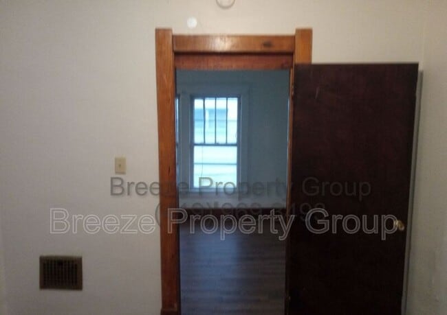 Building Photo - 1820 Marne Ave