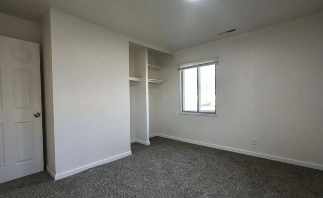 Building Photo - 804 St Thomas Ln
