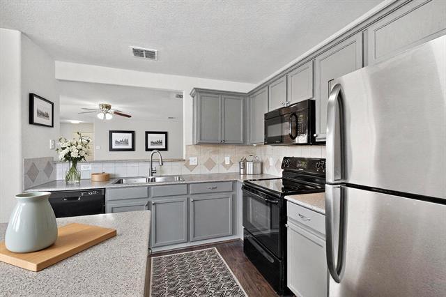 Building Photo - 2011 Bishop Hill