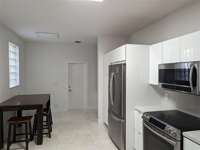 Primary Photo - 4102 Forest Dr