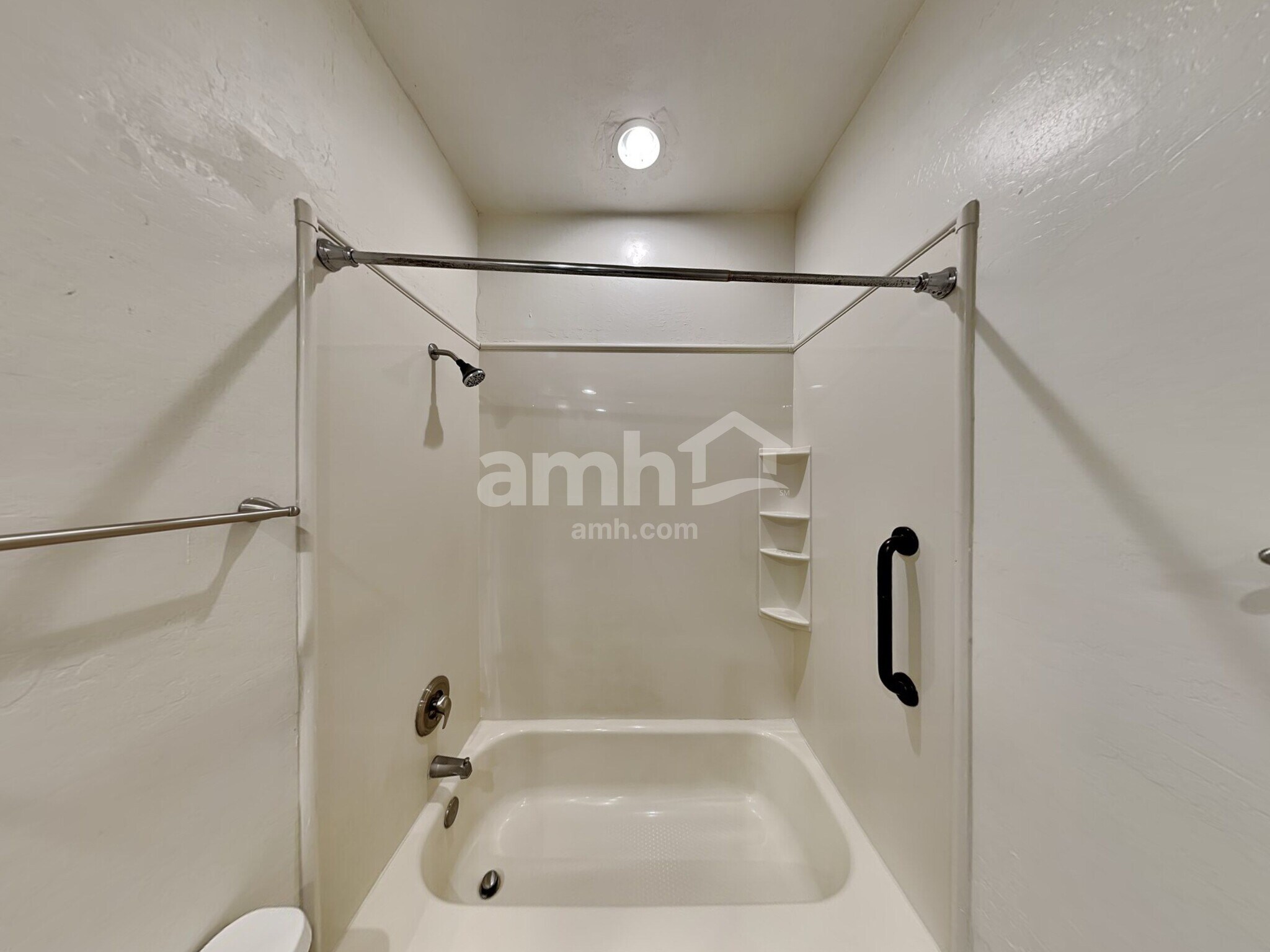 Building Photo - 10363 E Juanita Ave