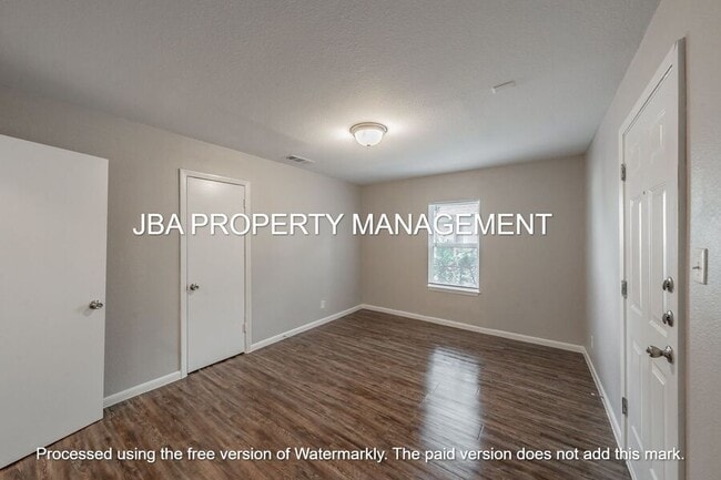 Building Photo - 5433 Houghton Ave