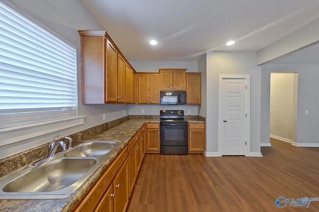 Building Photo - 1389 Old Rd