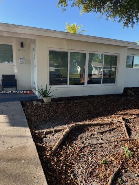 Building Photo - 9385 Jamaica Dr