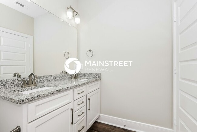 Building Photo - 3 Bedroom Pet-Friendly Home in Lebanon, TN with Main Street Renewal