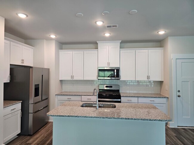 Building Photo - 224 Lanyard Ln