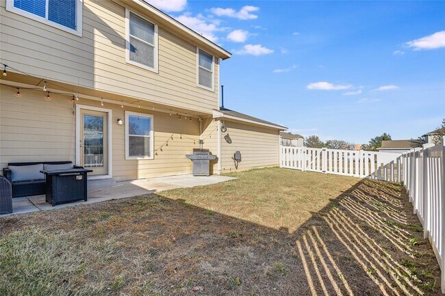 Building Photo - 1410 Davis Mountain Loop