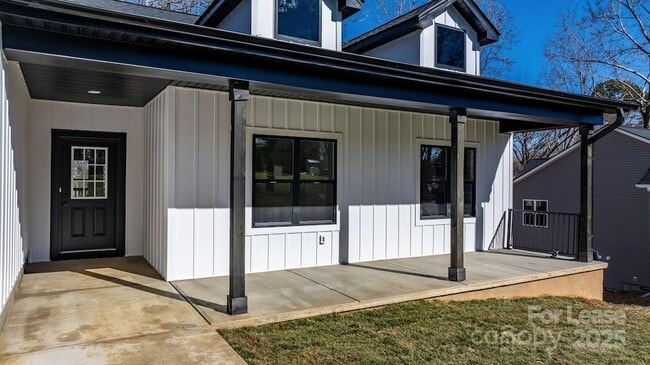 Building Photo - 115 Brentwood Dr