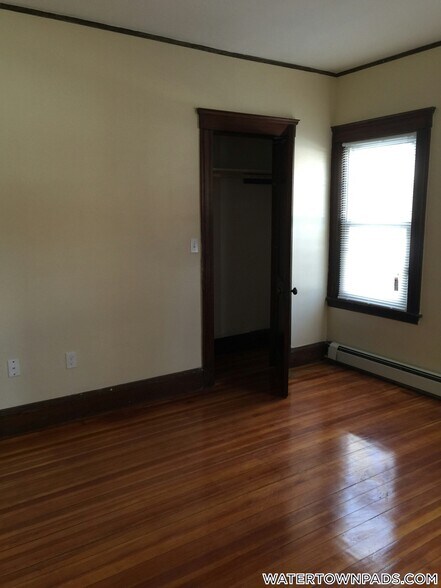Building Photo - 126 Winsor Ave