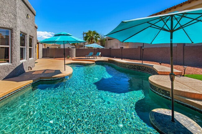 Primary Photo - 1800 Burgundy Dr