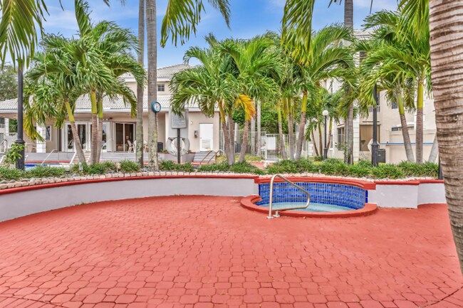 Building Photo - 2850 N Oakland Forest Dr