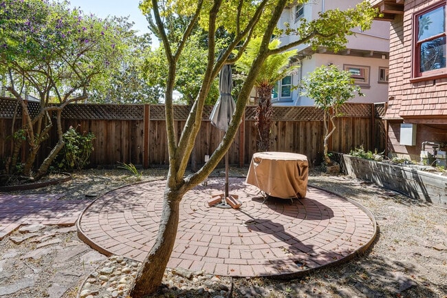 Building Photo - 2739 Ashby Pl