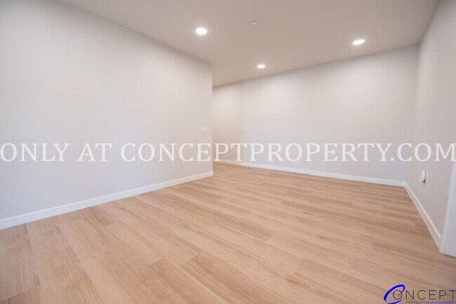 Building Photo - Modern Design, Exceptional Space: Discover This 3-Bedroom Residence at Studio Crossing! ***ONE MO...