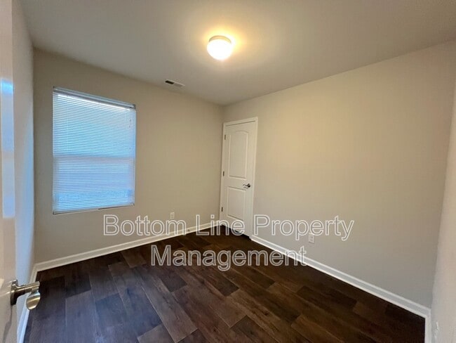 Building Photo - 636 Newfound Hollow Dr