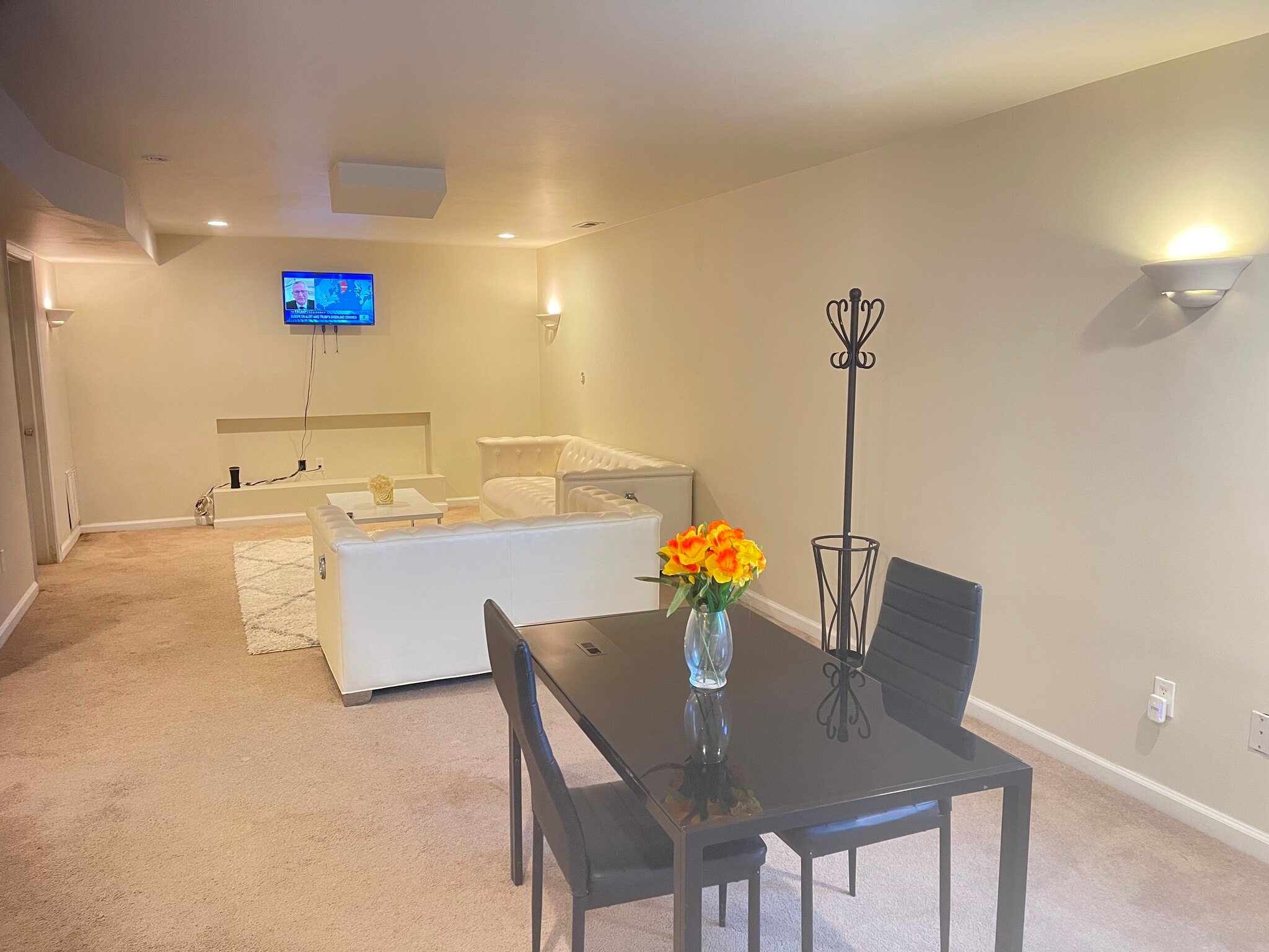 Building Photo - 10410 Napoleon St