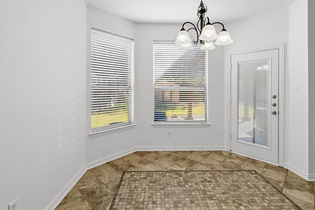 Building Photo - 713 Chandler Ct