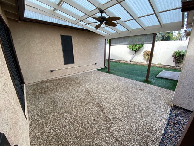 Building Photo - 5 Rooms, Great Covered Patio!!