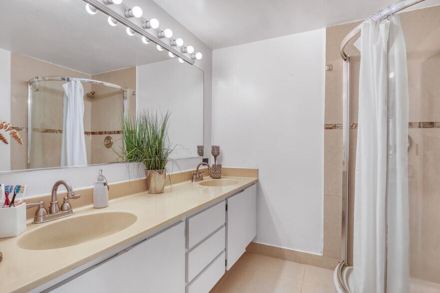 Building Photo - 728 Mill Valley Pl