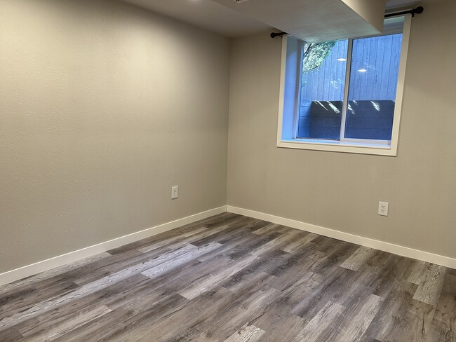 Building Photo - 23812 E Maxwell Ave