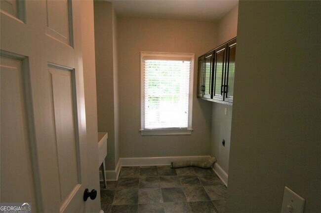 Building Photo - 3505 Sherborne Chase