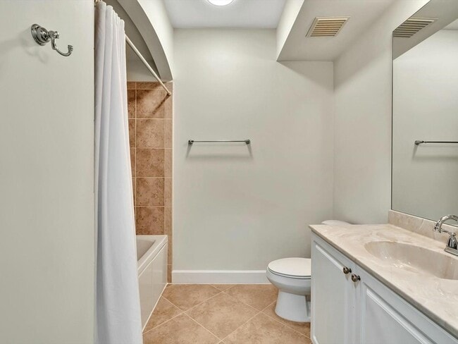 Building Photo - 1405 Renaissance Way