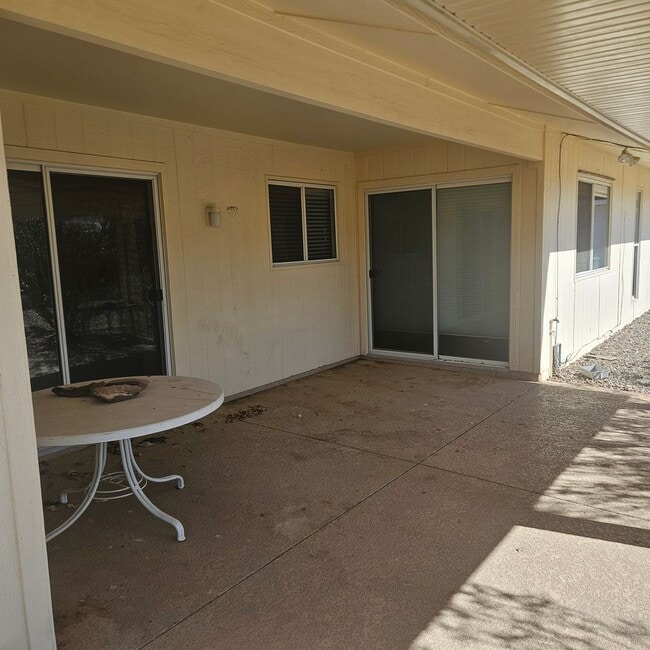 Building Photo - Spacious Home Near Shopping Center