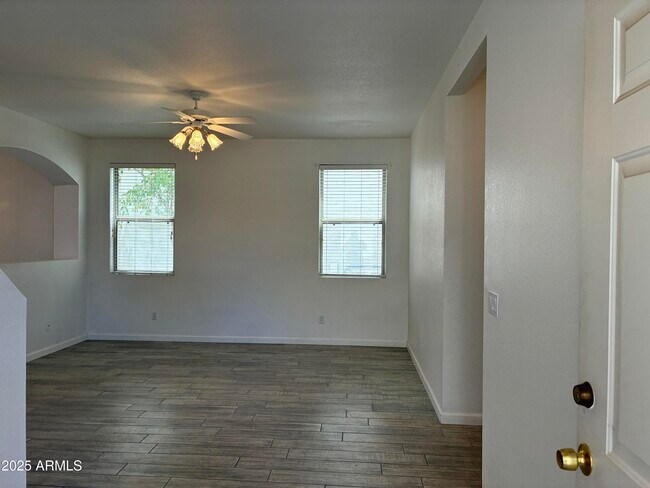 Building Photo - 1750 W Union Hills Dr