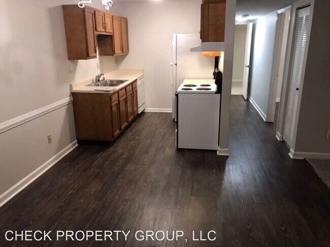 Building Photo - 2 br, 1.5 bath House - 6516 Six Mile Lane #2