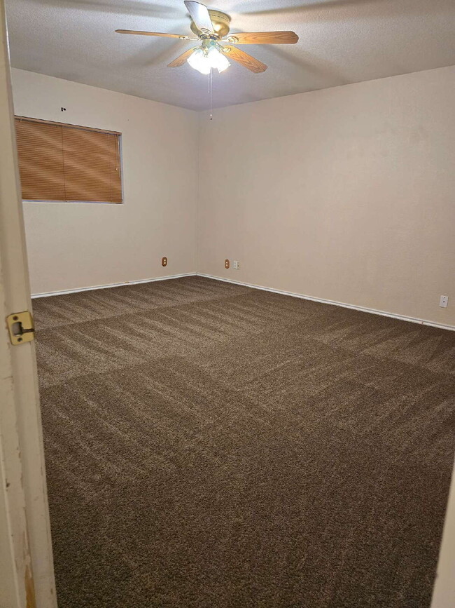 Building Photo - "Charming 3-Bedroom Sanctuary in San Anton...