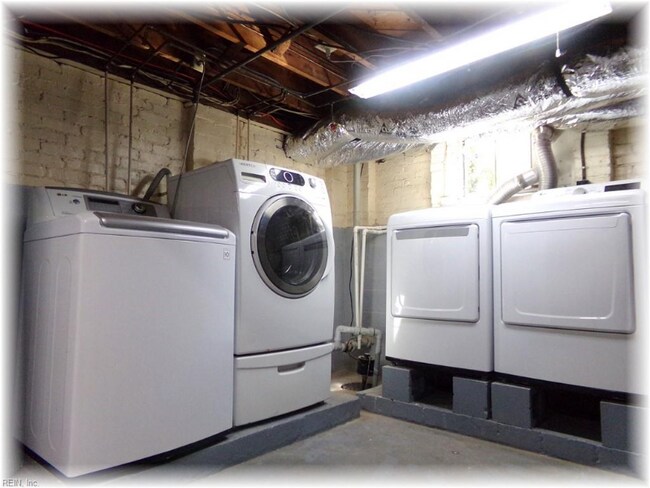 Building Photo - 106 Algonquin Rd