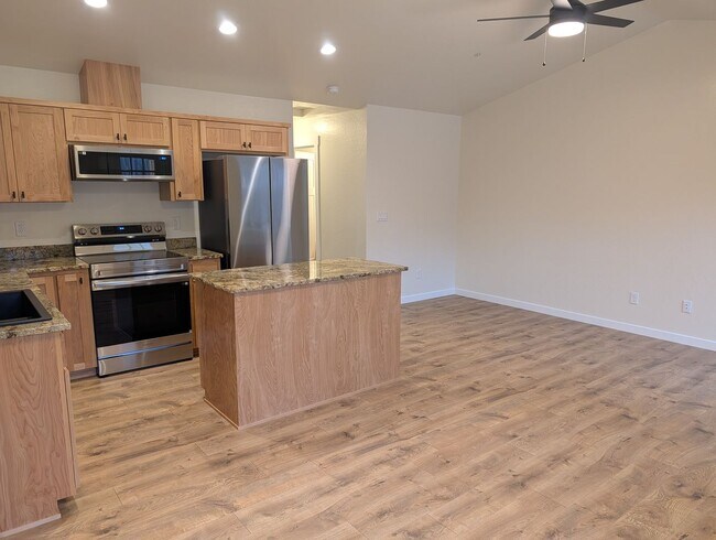 Building Photo - Brand New Single Level Home