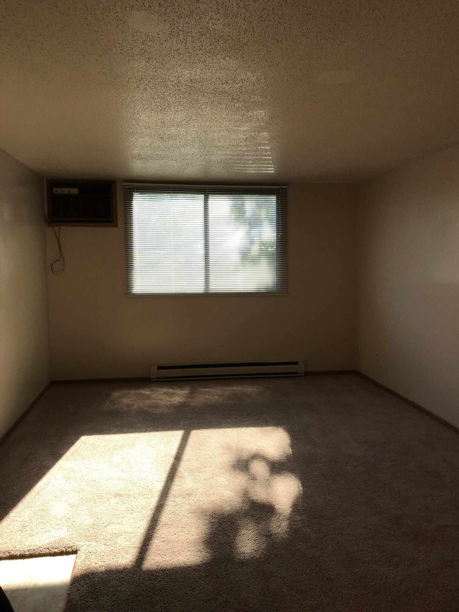 Building Photo - 810 Benton Dr