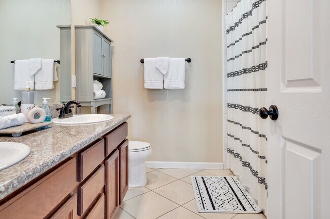 Building Photo - Boho Style 4 Bedroom 2 Bath Home, Fully Furnished