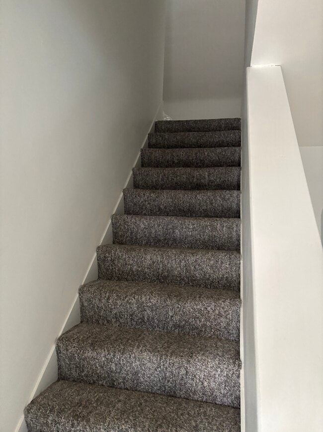 Building Photo - 210 Division St