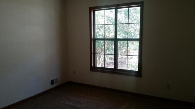 Building Photo - 4197 Bradley Dr SW