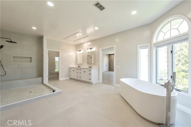Building Photo - 2836 N Kingsgate Dr