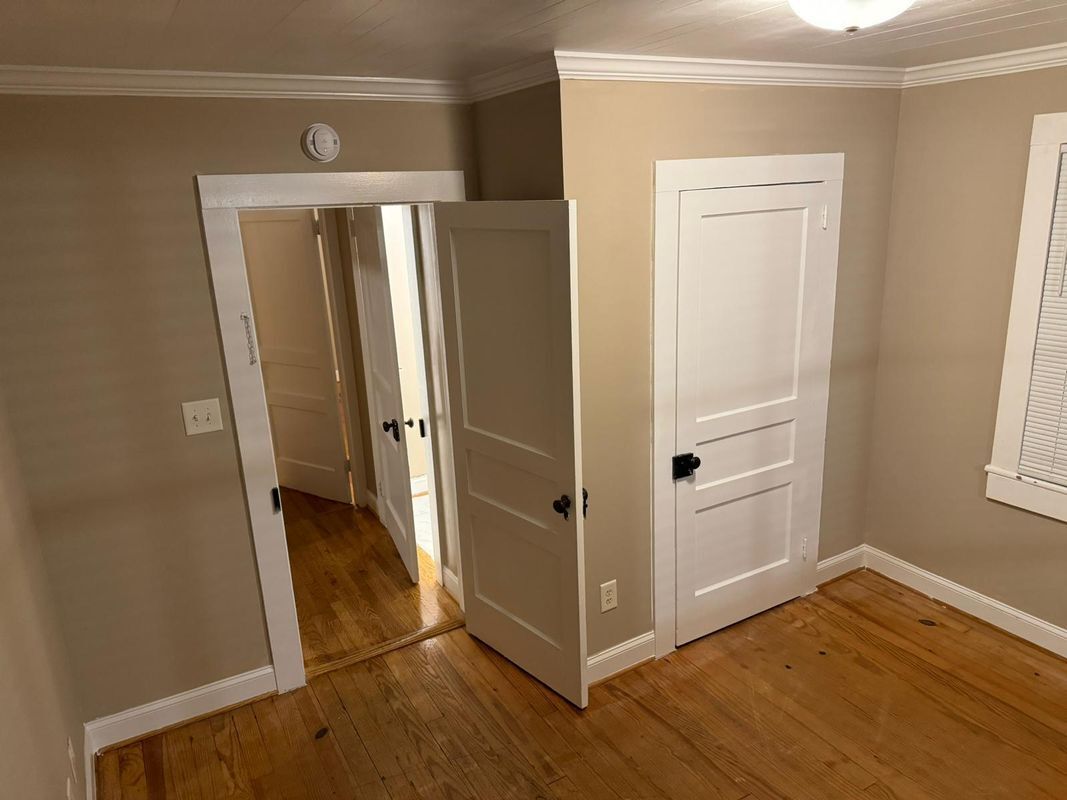 Building Photo - 4354 Pineview Dr