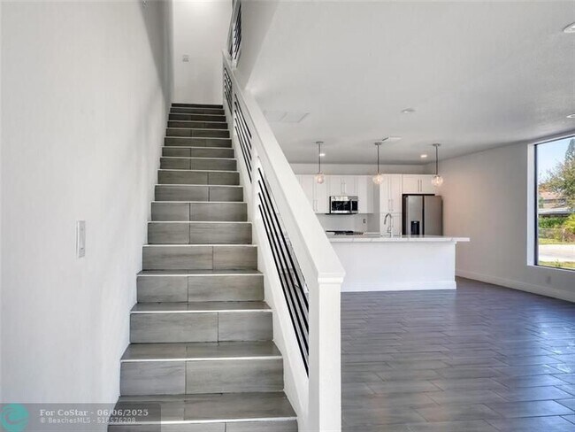 Building Photo - 116 NW 41st St