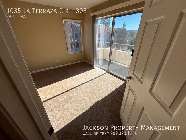 Building Photo - 1035 La Terraza Cir