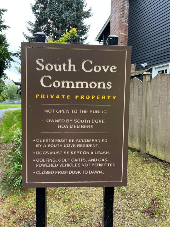 Building Photo - Private access to Lake Sammamish house
