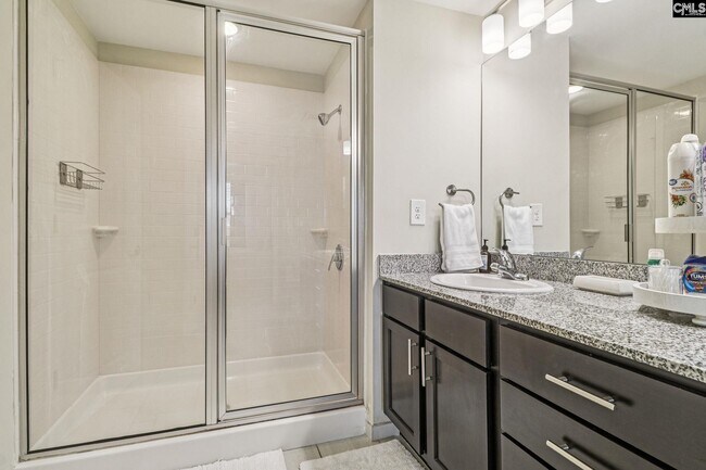 Building Photo - 440 Town Center Pl